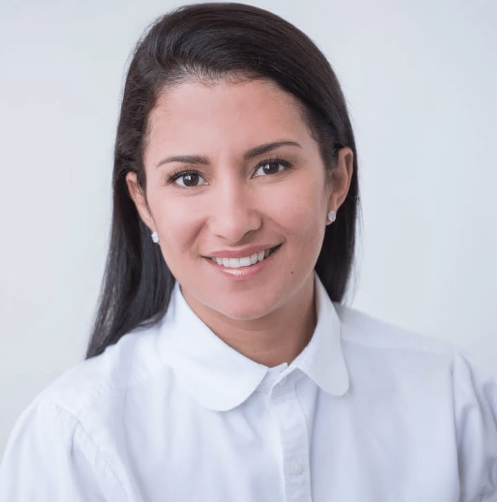 Portrait von Glauciene Dominguez, Inhaberin von Belmed Esthetic